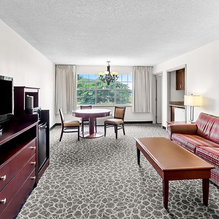 Red Lion Hotel Portland Airport Exterior foto
