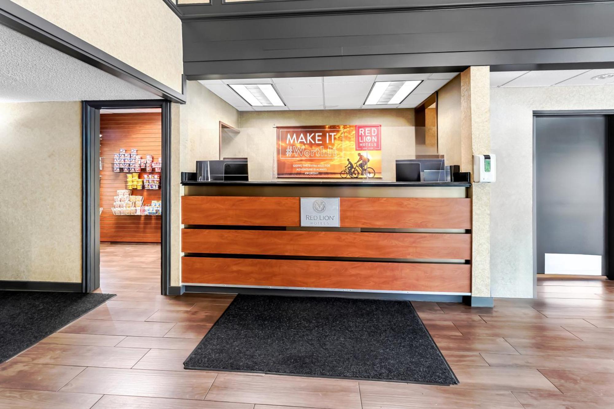 Red Lion Hotel Portland Airport Exterior foto
